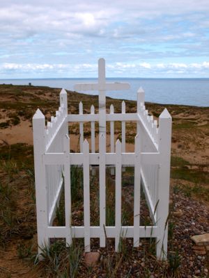 Sahtu Dene Medicine Man Grave